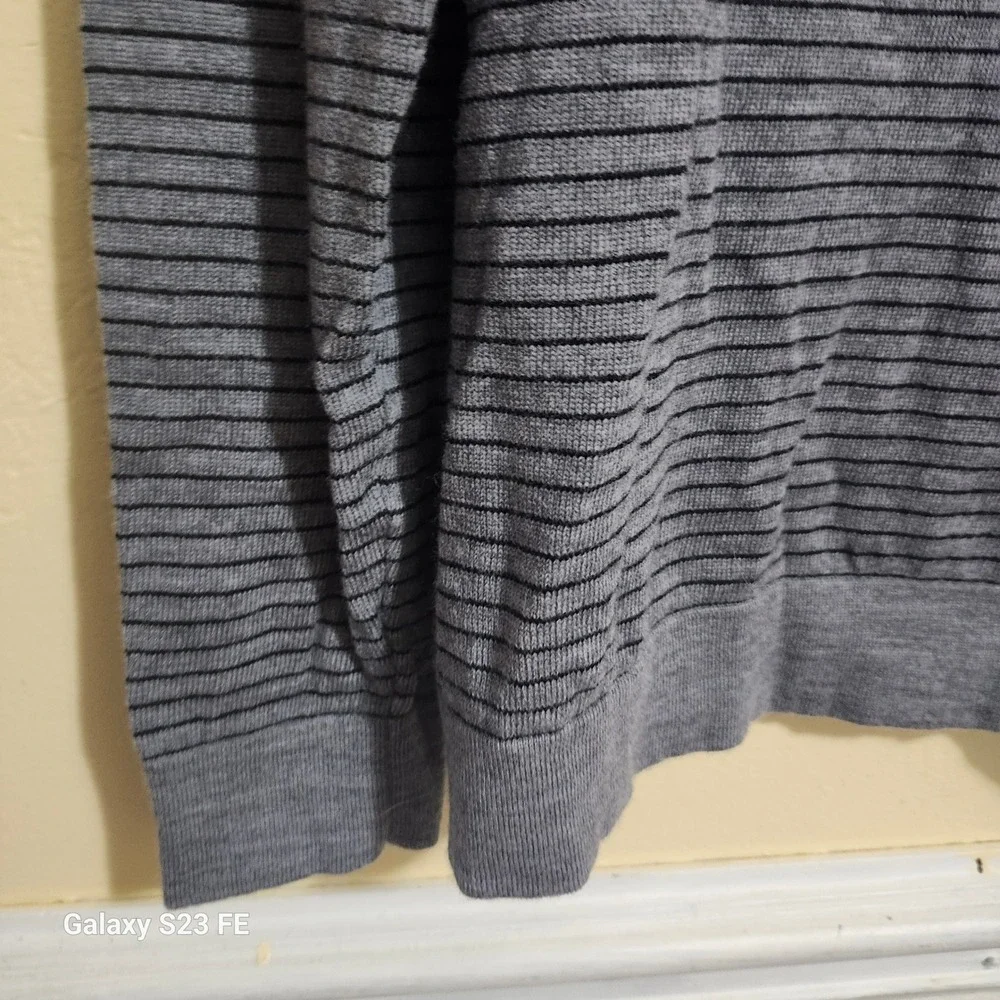 Banana Republic Men's Merino Wool Striped Mock‎ Neck Button Sweater Size L